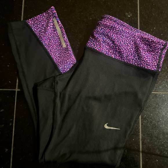 🏃♀️ Women’s Nike Dri-Fit Leggings crop yoga band in Black Size Medium EUC - Picture 1 of 4